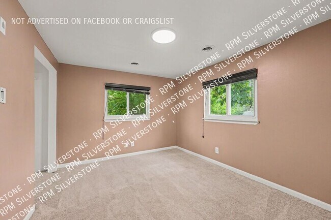 Building Photo - 8600 Russell-