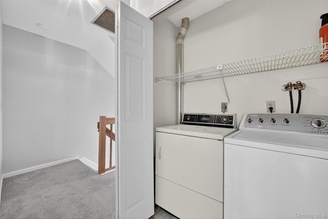 Building Photo - 2003 Regent Dr