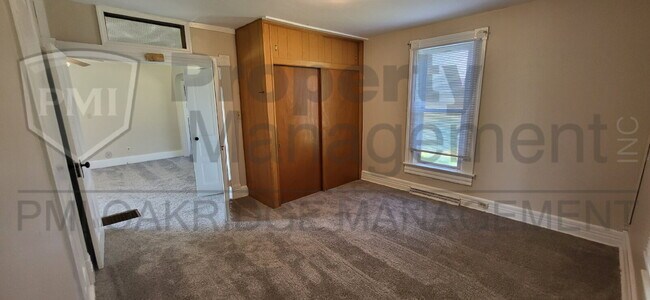 Building Photo - Country 3 Bedroom Apartment with Detached Garage