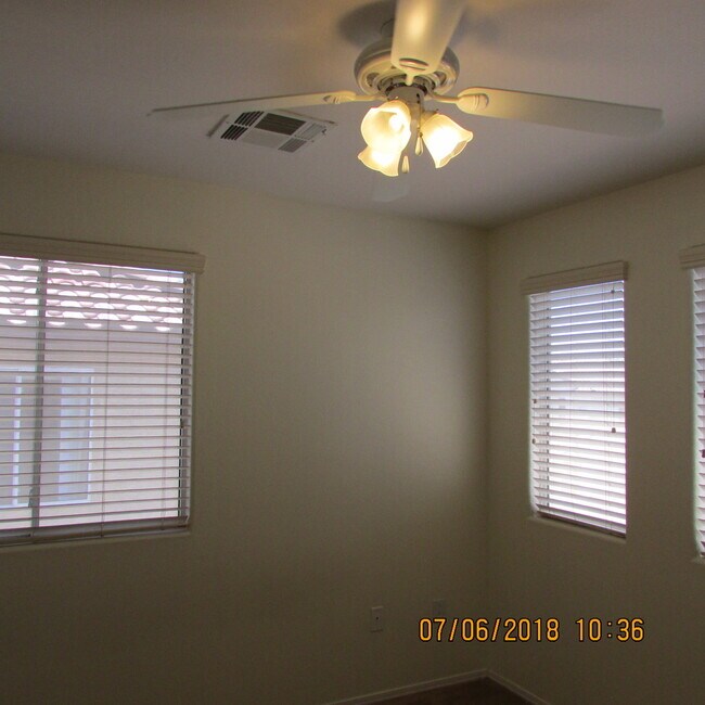 Building Photo - Adorable 2 Story Home!