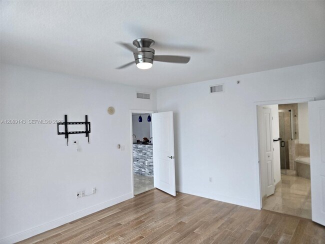 Building Photo - 7900 Harbor Island Dr