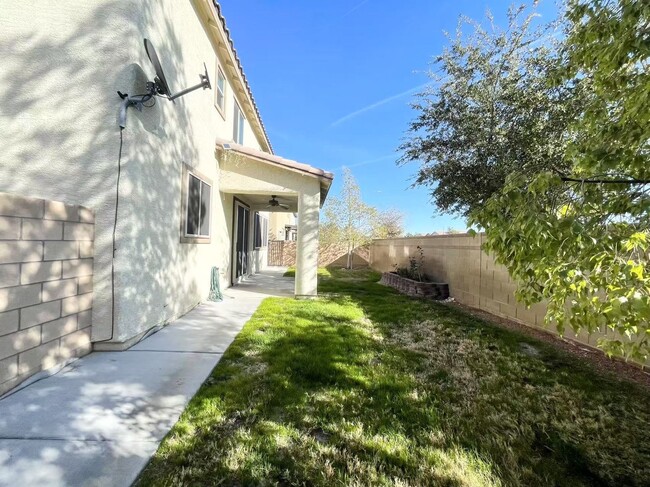 Building Photo - A stunning two-story single-family house