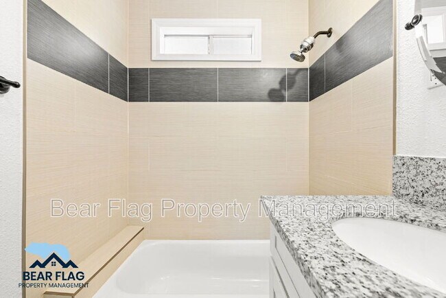 Building Photo - 4551 Orinda Way