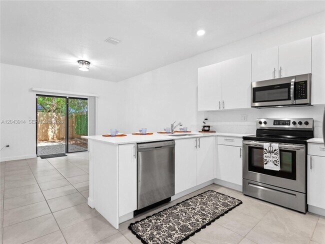 Building Photo - 28562 SW 134th Ct