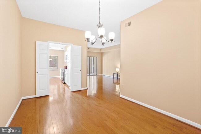 Building Photo - 14809 Pennfield Cir