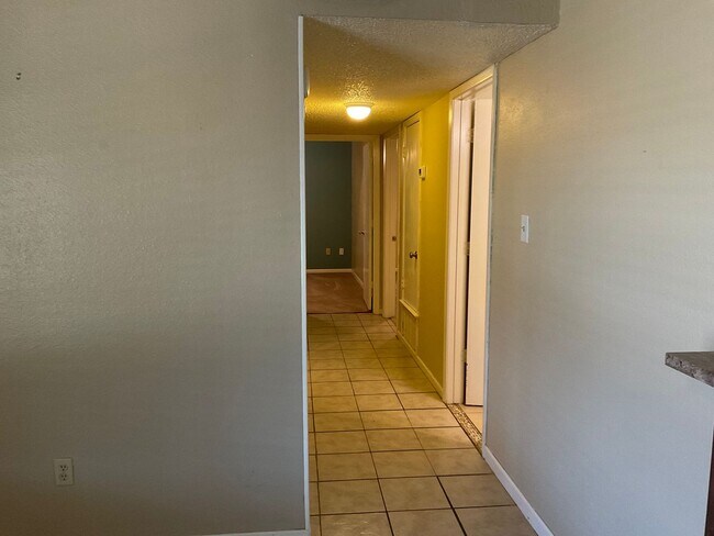 Building Photo - **APPLICATION RECEIVED**  3-Bedroom Home in Downtown Burnet with Large Fenced Yard!