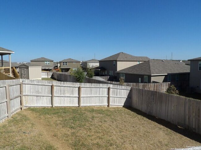 Building Photo - Beautiful and Spacious 4 Bedroom