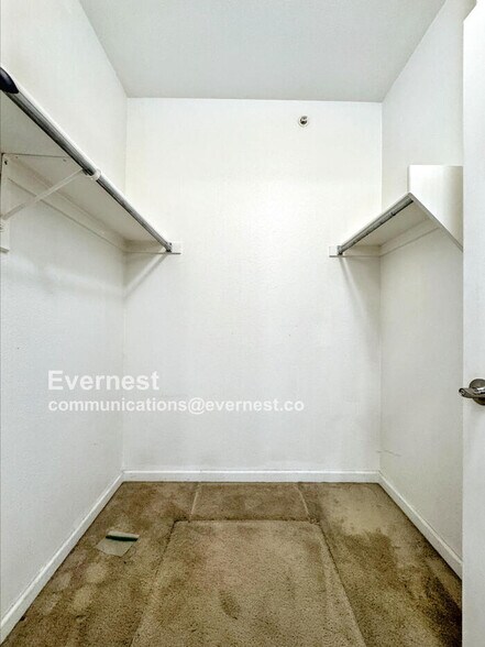 Building Photo - 18024 Becket Dr