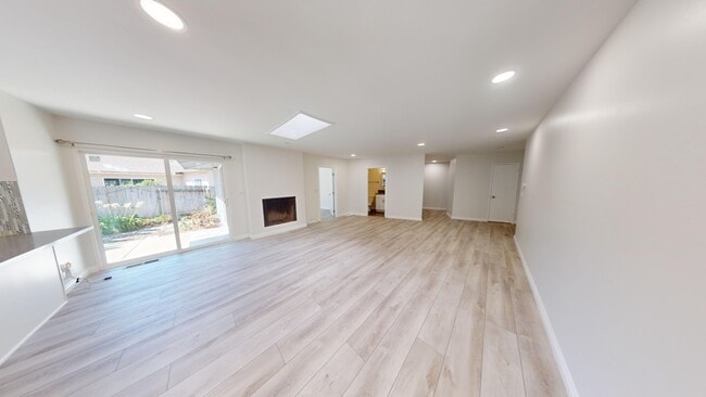 Building Photo - 5165 Remington Rd