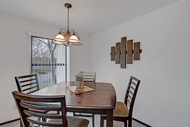 Interior Photo - Sunset Ridge