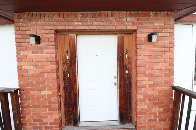 Building Photo - 6518 Outlook Ave