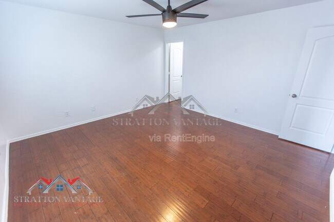 Building Photo - 110 Cholla St