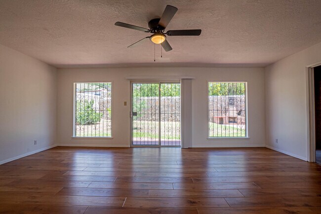Building Photo - 4200 N Stanton St