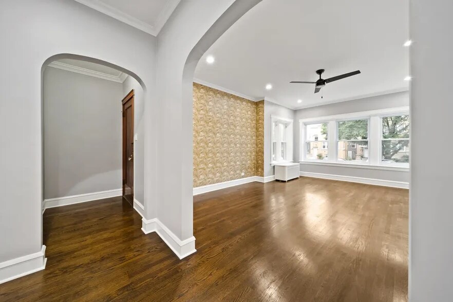 Building Photo - 4825 W George St