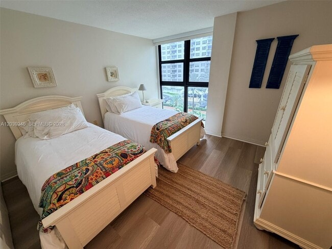 Building Photo - 5757 Collins Ave