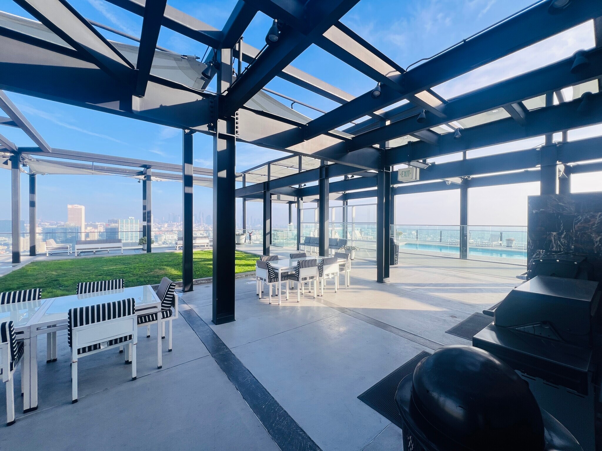 Building Photo - 3810 Wilshire Blvd