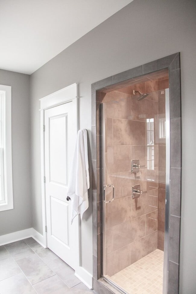 Building Photo - 3 Bed, 3.5 Bath Home w/ 2 Car Garage in East Nashville