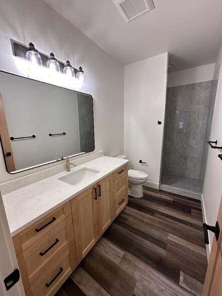Building Photo - 1300 Terrace Ct
