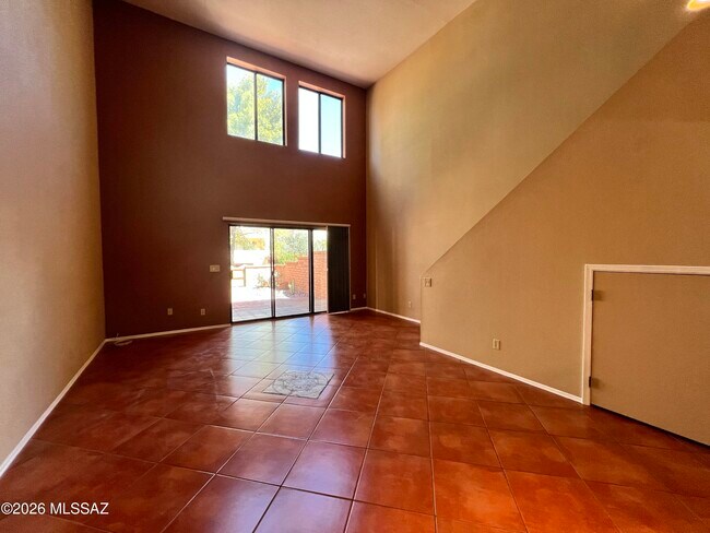 Building Photo - 10117 E Arizmo St