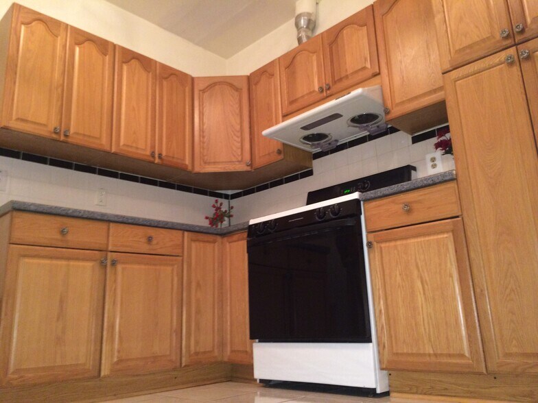 Building Photo - 14187 Darkwood Dr