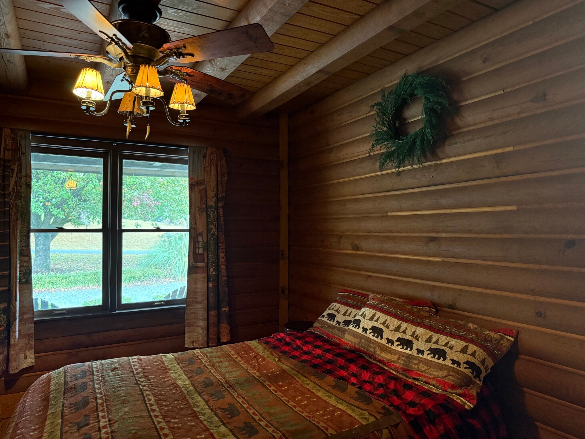Main level bedroom - 1011 Lake Shore Dr