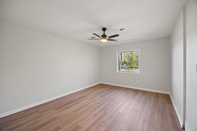 Building Photo - 3368 Montavesta Rd