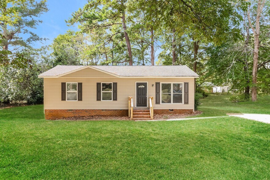 Building Photo - 111 Camellia Cir