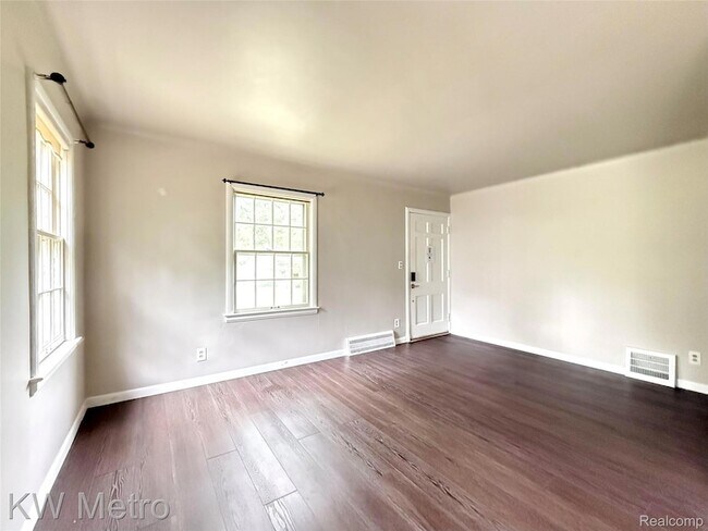 Building Photo - 1305 Collegewood St