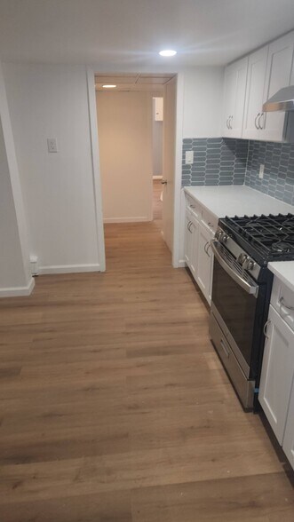 Building Photo - 441 Meacham Ave