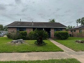 Building Photo - 3503 Prudence Dr