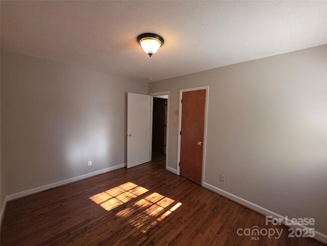 Building Photo - 2921 Coronet Way