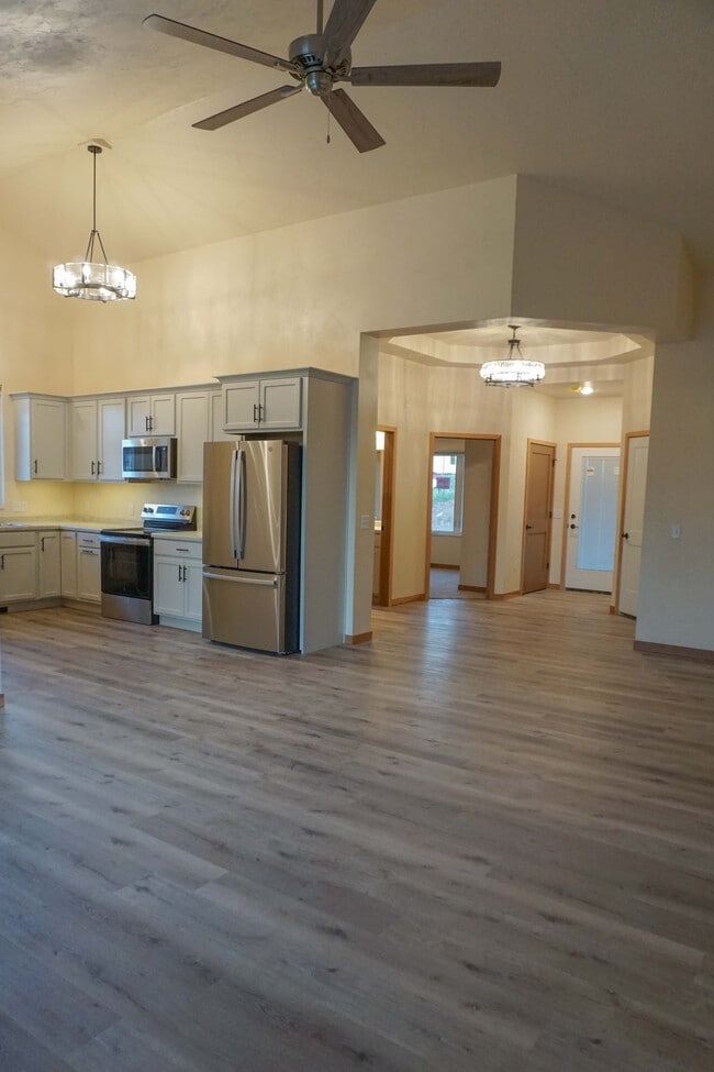 Building Photo - 2670 Princeton Dr