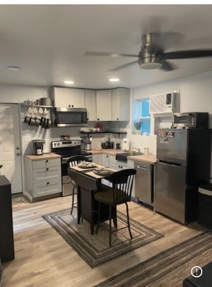 Primary Photo - 3821 Rosetree Dr