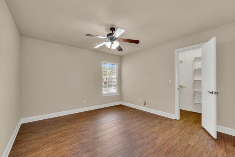 Building Photo - 605 NW 17th Ct