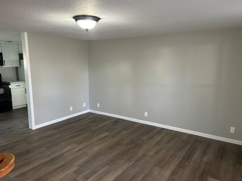 Building Photo - 1618 Pat Dr