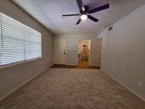Building Photo - Spacious 2 Bedroom Duplex in Gilmer!