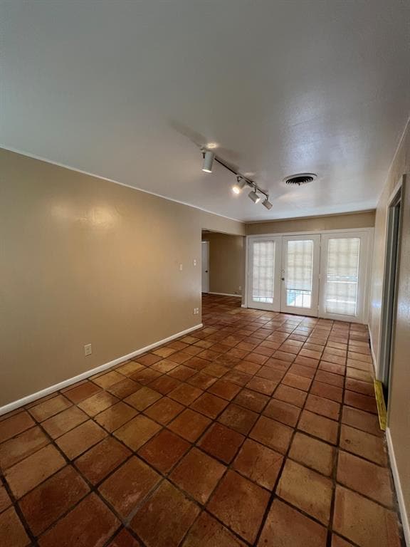Building Photo - 2704 Cedar Dr