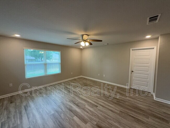 Building Photo - 4407 White Cedar Ct