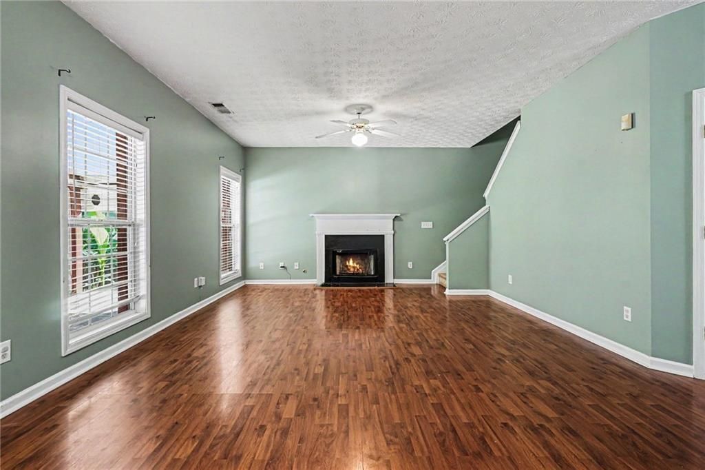 Building Photo - 375 Clairidge Ln SW