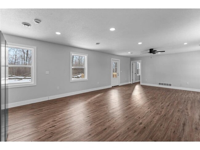 Building Photo - 1768 US-8