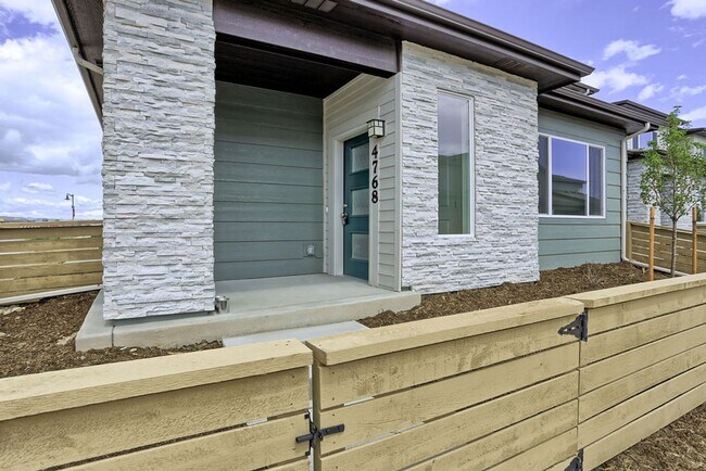 Building Photo - 4768 Champlain Dr