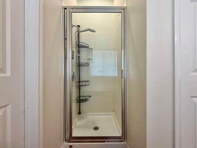 Building Photo - 14900 Doria Dr