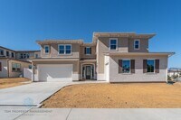 Building Photo - 15437 La Subida Dr
