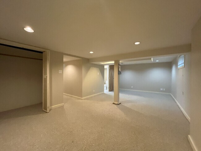 Building Photo - Charming Portland Home with Original Hardwood Floors, Finished Basement & Large Kitchen