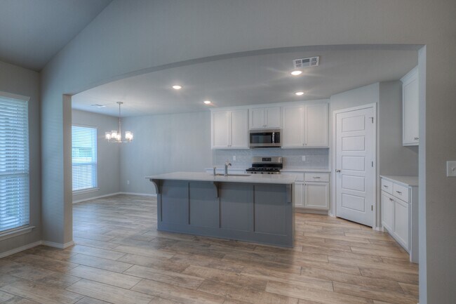 Building Photo - 3710 S 13th Pl