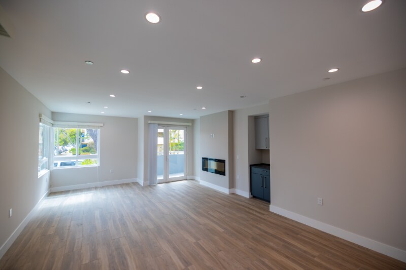 Building Photo - 10231 Woodbine St