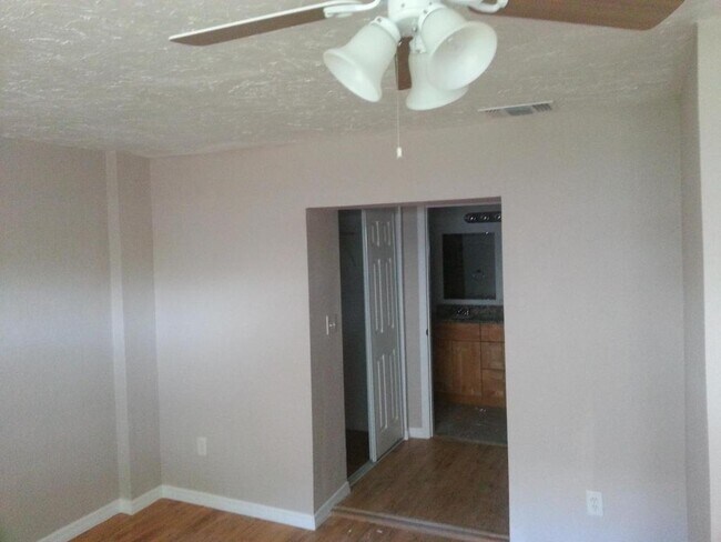 Building Photo - 1211 Amble Ln