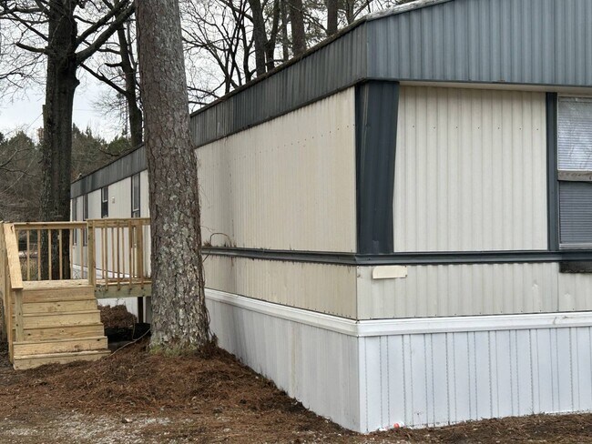 Building Photo - 38 White Oak Village