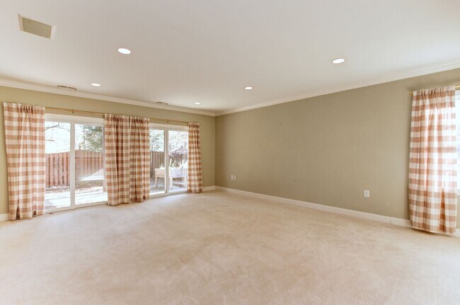 Building Photo - Lovely and Sought After Home for Rent in t...
