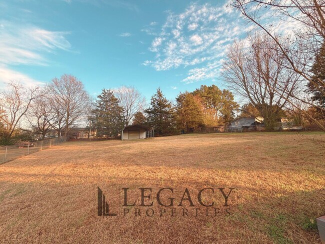 Building Photo - Renovated 3 Bed / 2 Bath Mobile Home – Easley, SC